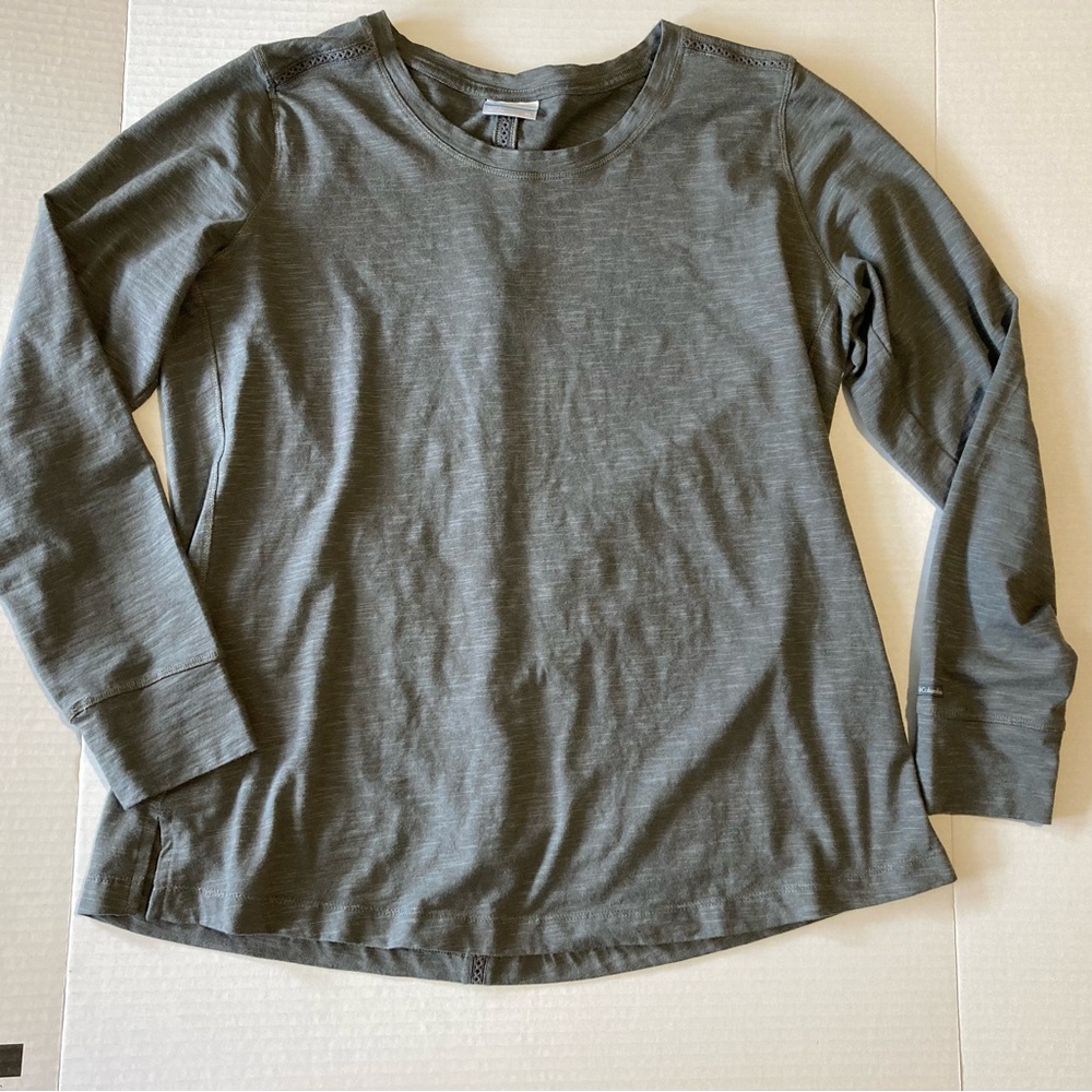 Columbia XL long sleeve shirt with cut-out detail